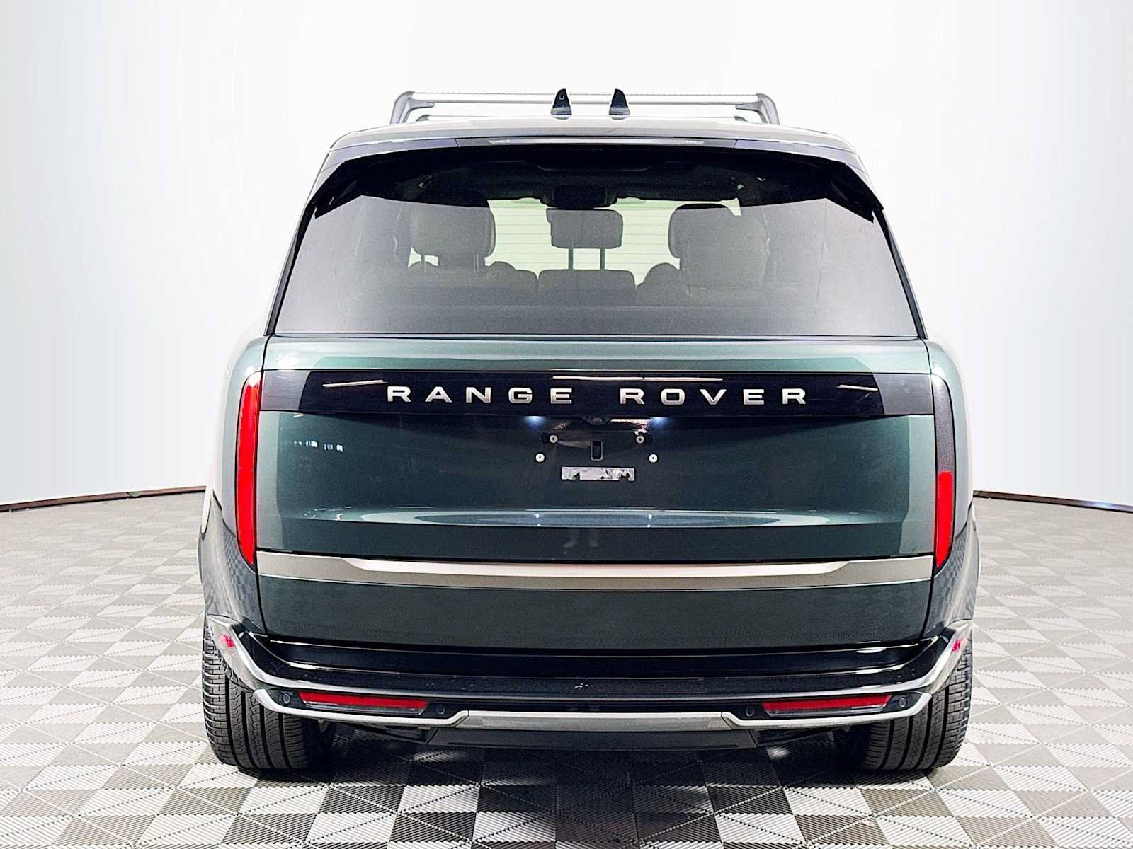Used 2022 Land Rover Range Rover Long Wheelbase SE AWD/4WD image 6