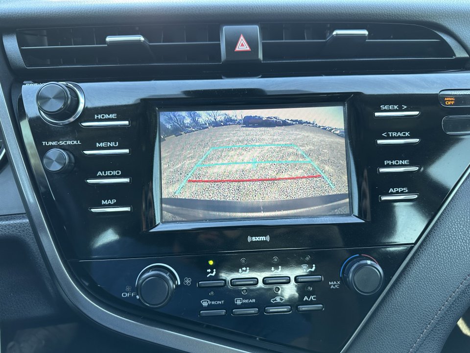 Used 2020 Toyota Camry LE image 11