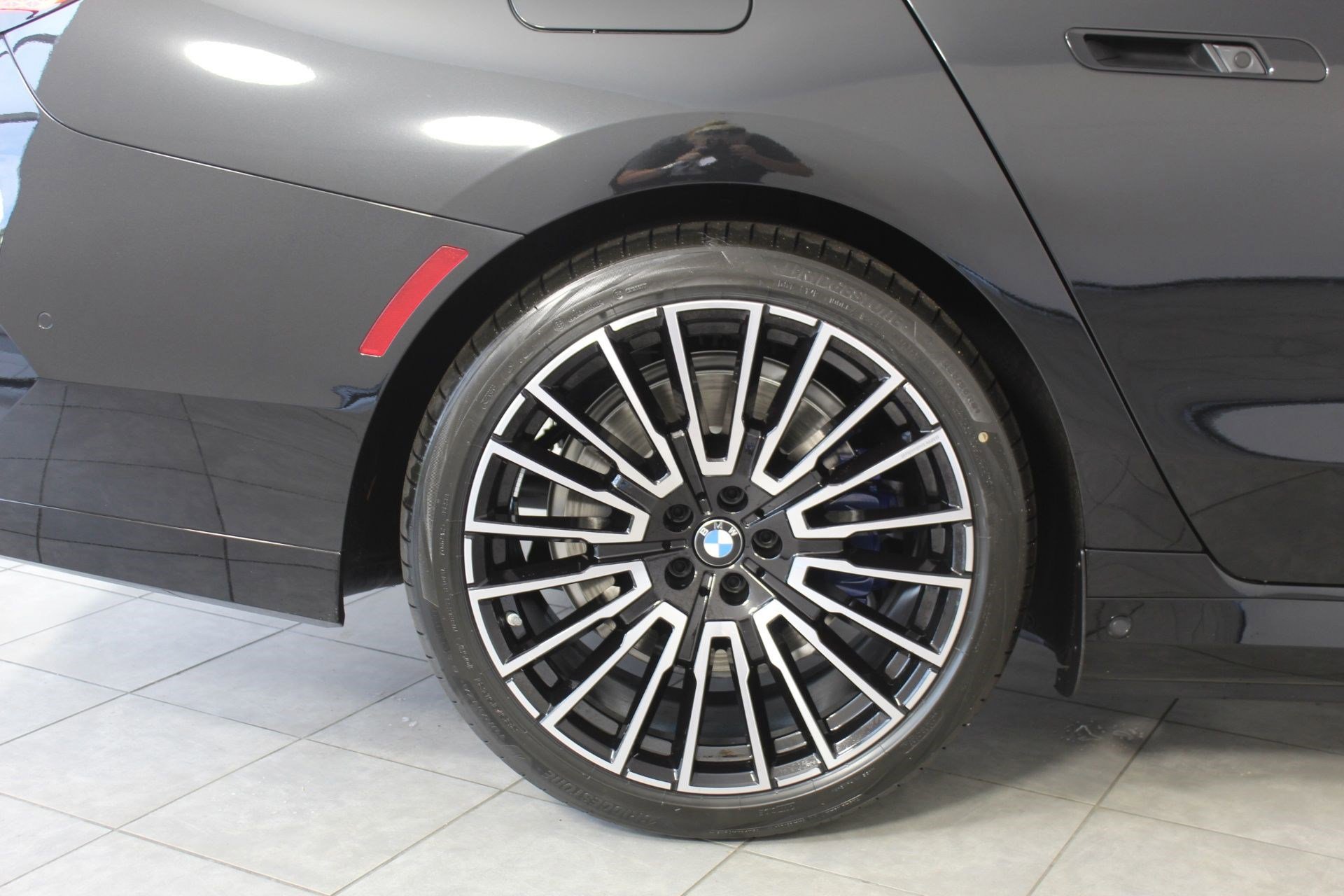 New 2026 BMW 750e xDrive w/ Executive Package image 10