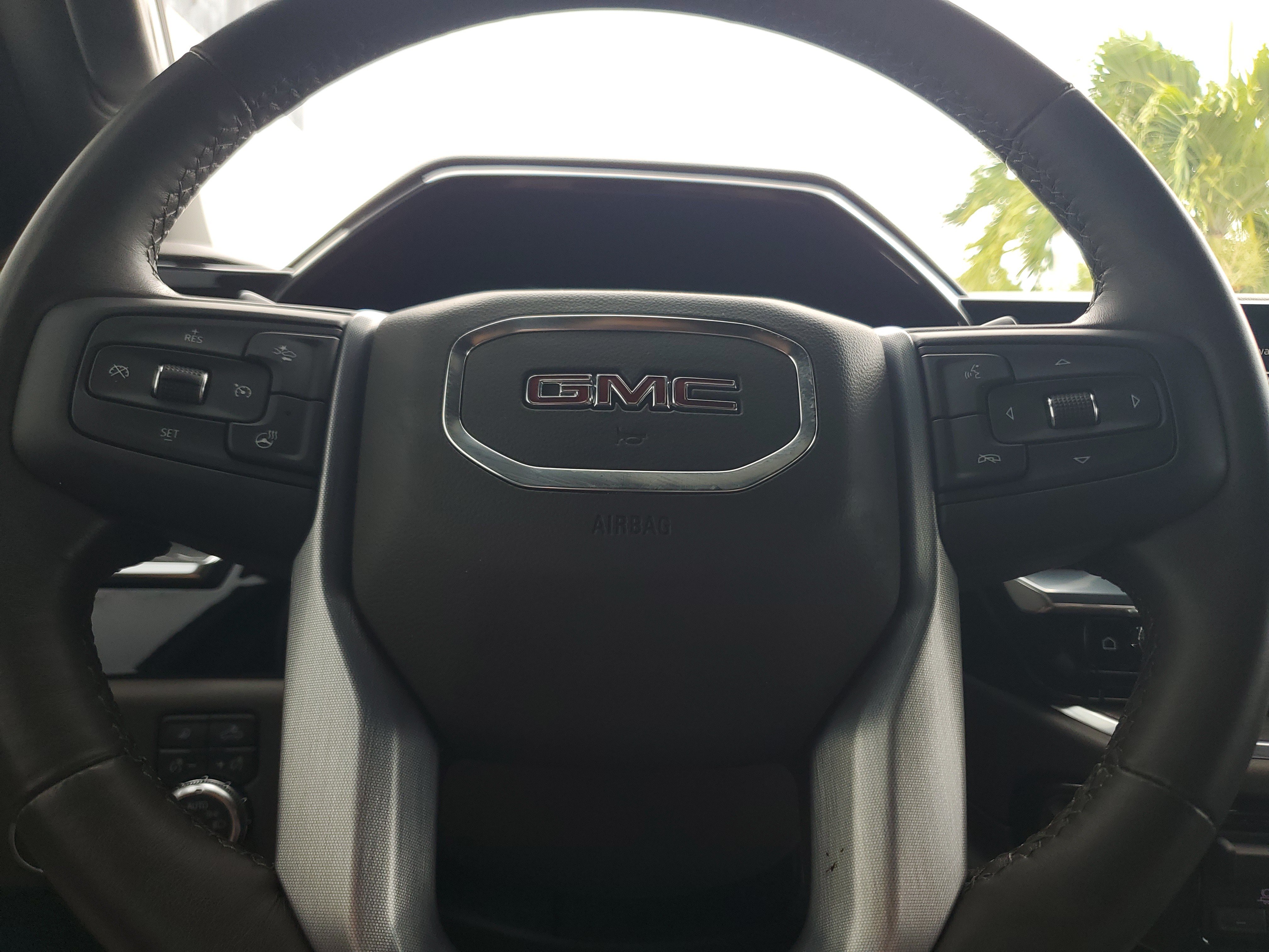 Used 2022 GMC Sierra 1500 SLT w/ SLT Premium Plus Package AWD/4WD image 24