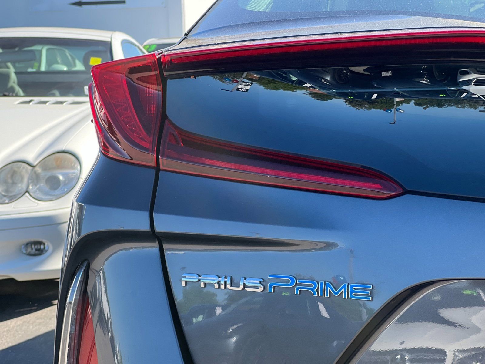 Used 2019 Toyota Prius Prime Advanced FWD image 27