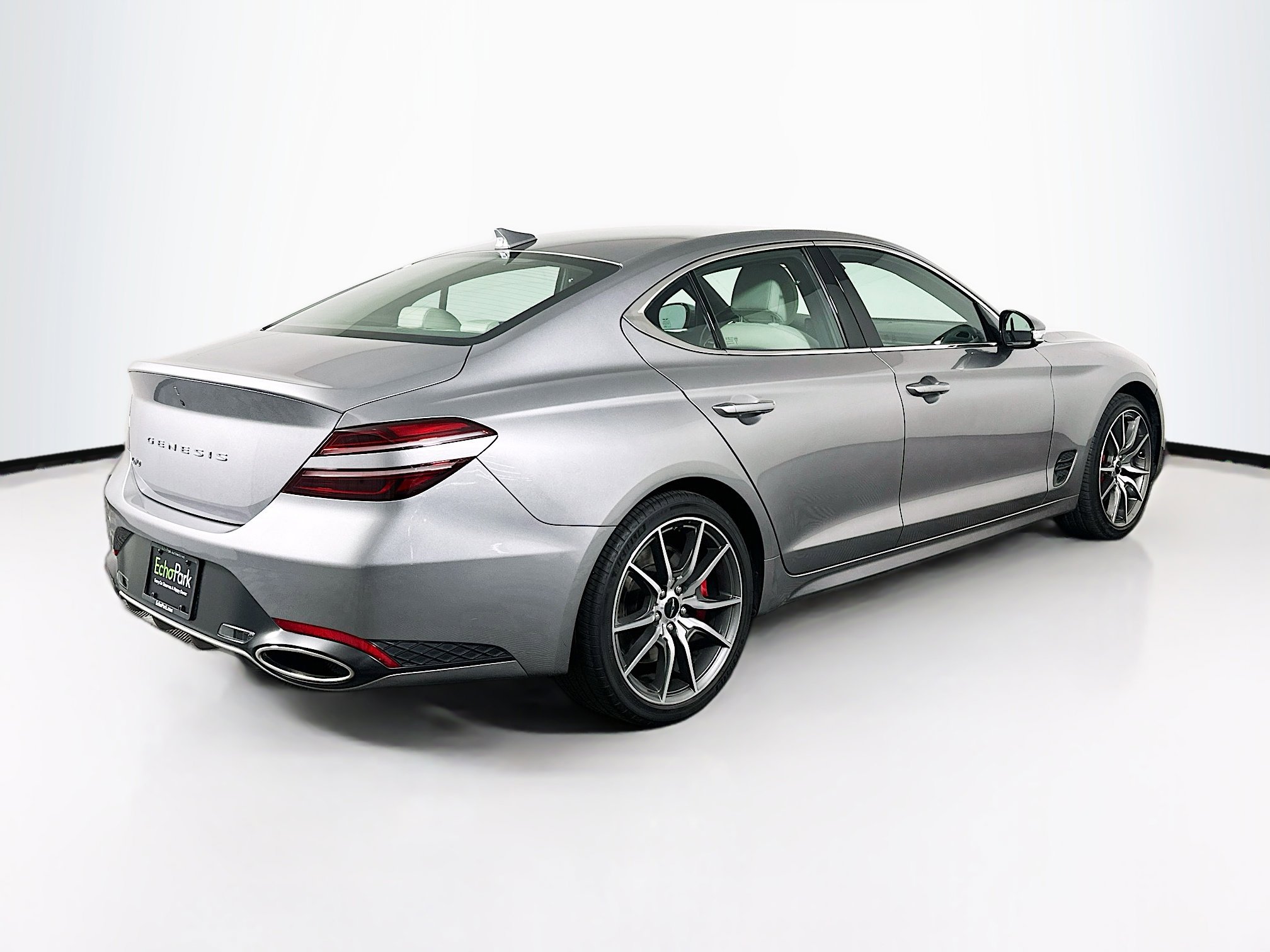 Used 2025 Genesis G70 2.5T image 9