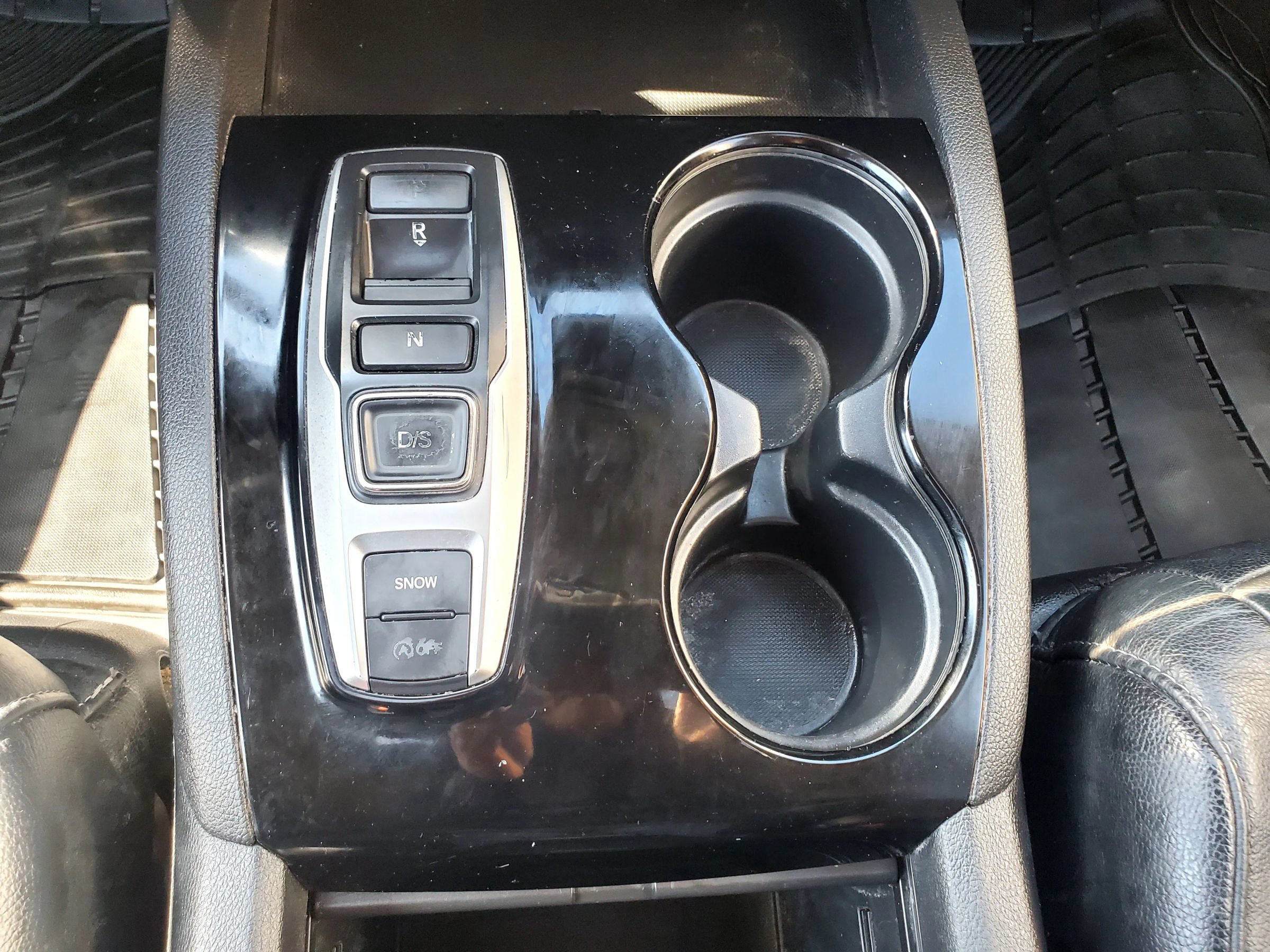 Used 2016 Honda Pilot Touring image 39