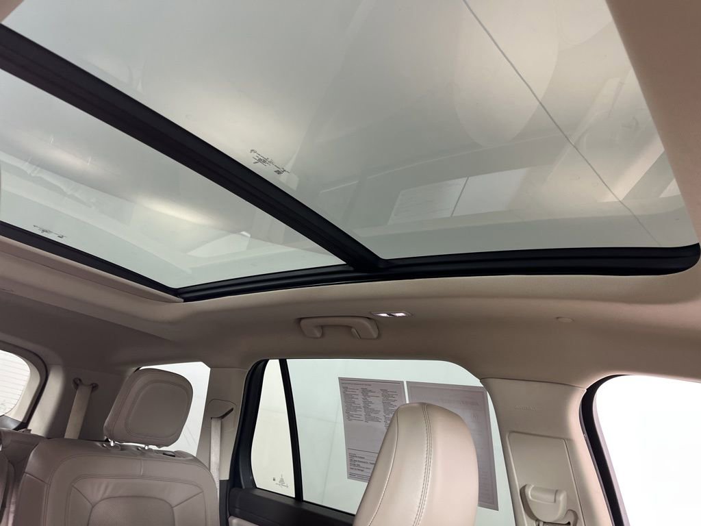 Used 2021 Lincoln Aviator Grand Touring w/ Elements Package Plus image 4