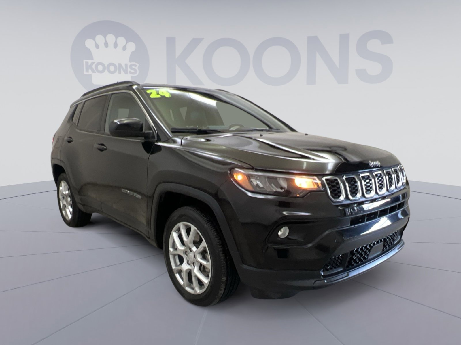Used 2024 Jeep Compass Latitude image 8