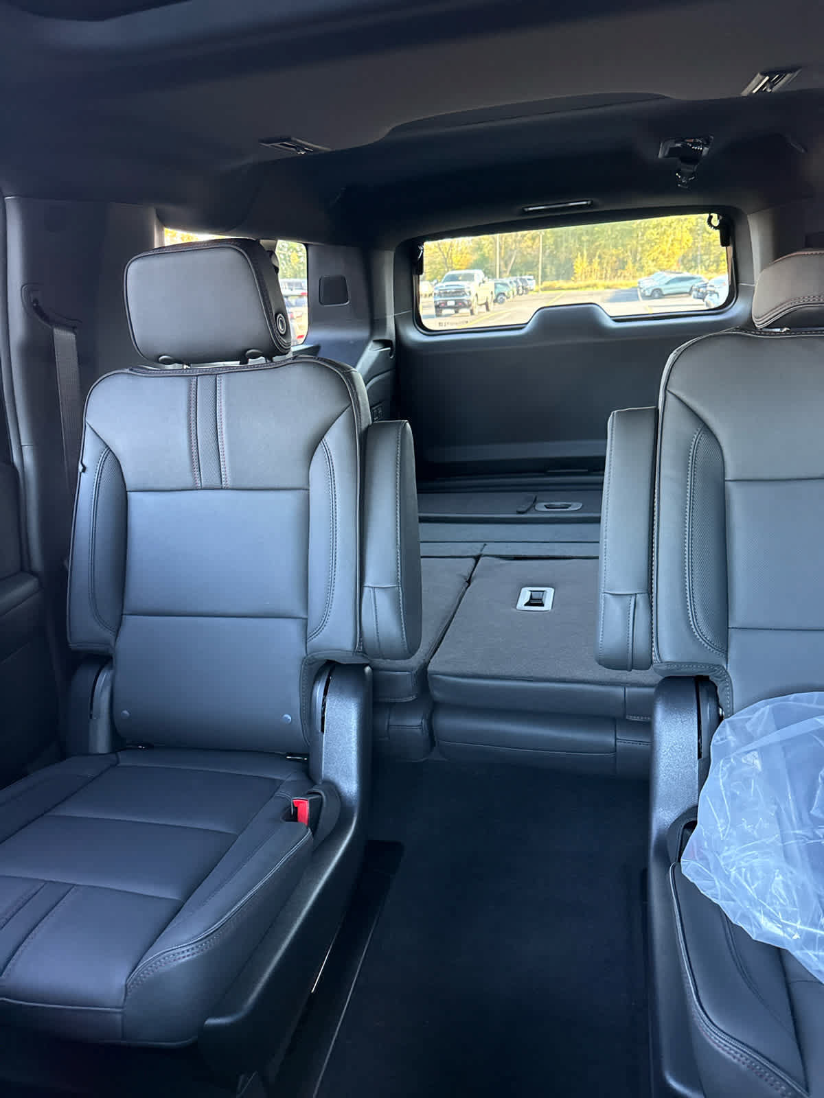 New 2027 Chevrolet Suburban RST w/ Comfort Package AWD/4WD image 24