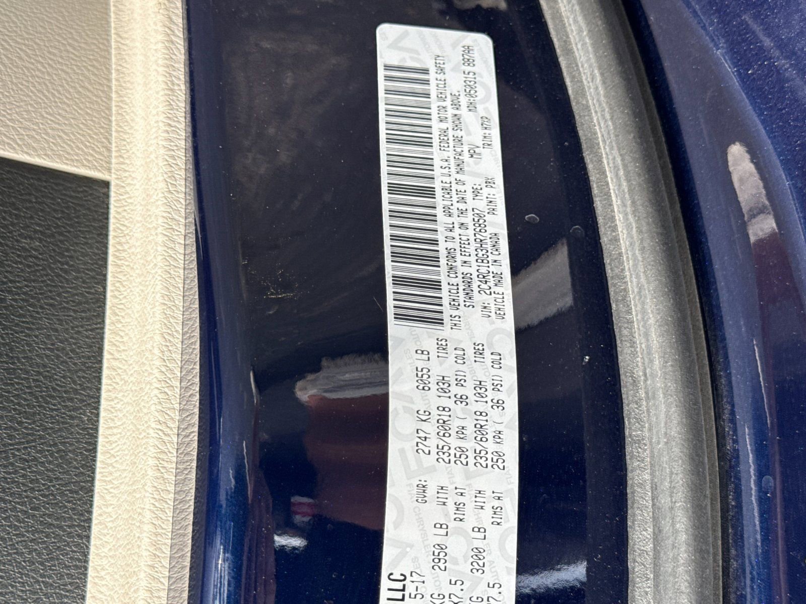 Used 2017 Chrysler Pacifica Touring Plus w/ Tire & Wheel Group FWD image 5
