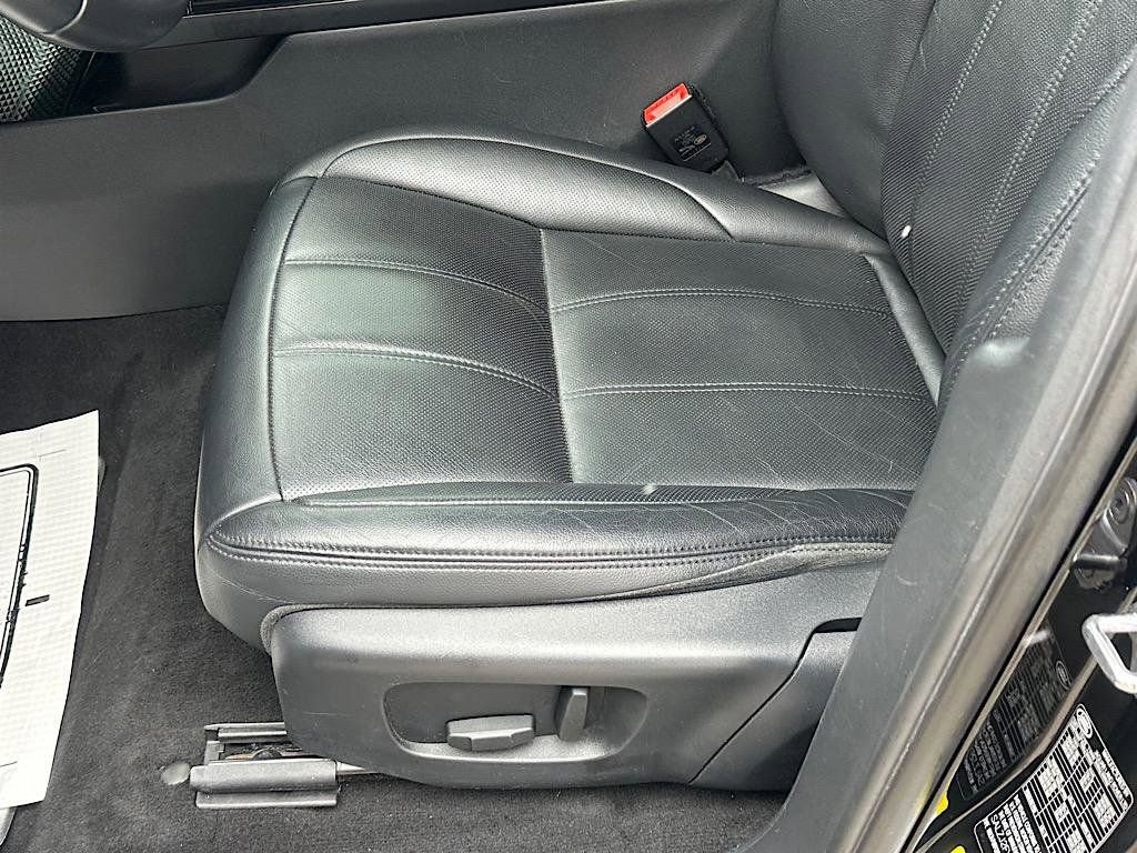 Used 2020 Land Rover Range Rover Evoque S image 11