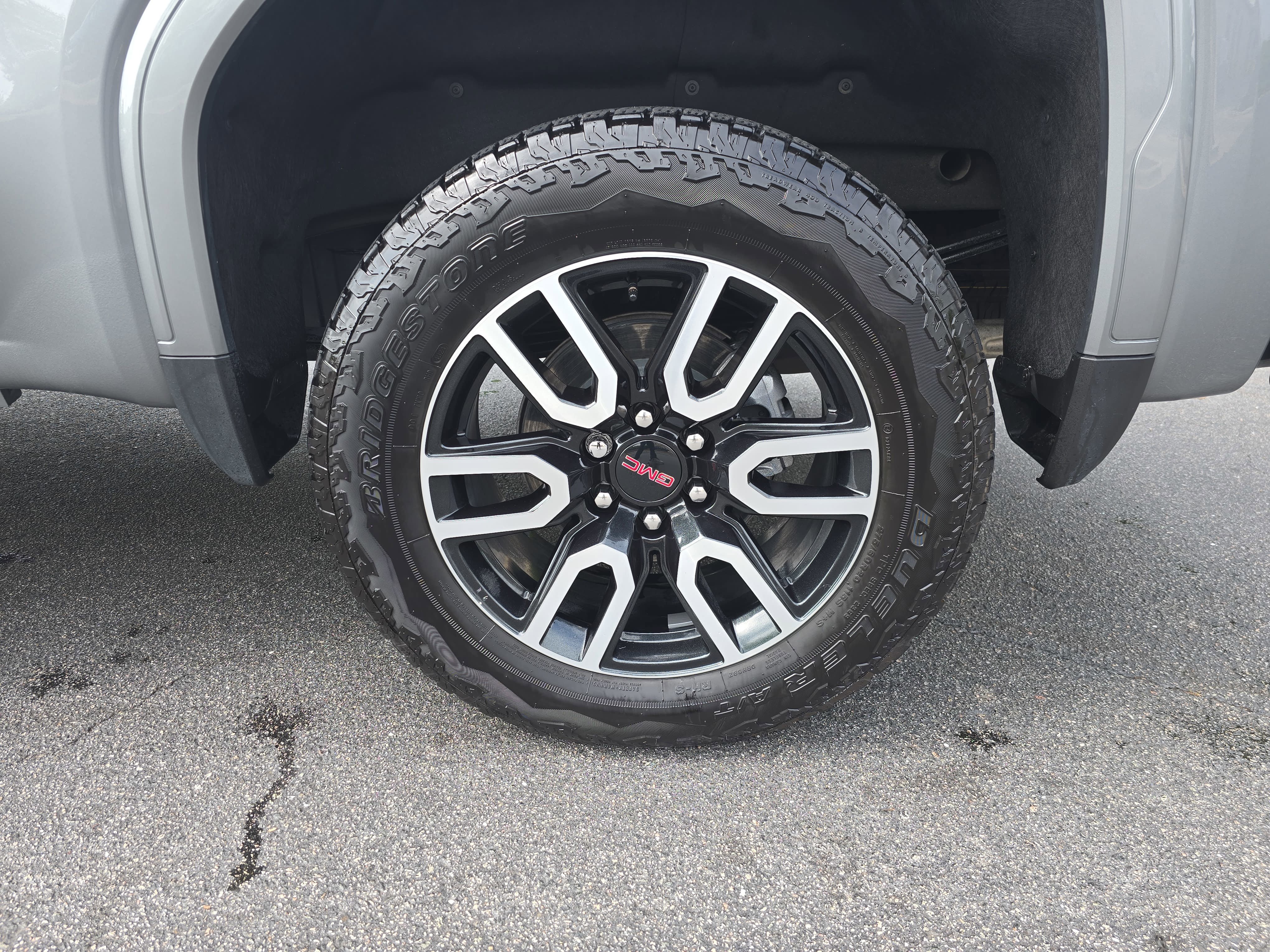 Used 2025 GMC Sierra 1500 AT4 w/ AT4 Premium Package AWD/4WD image 36