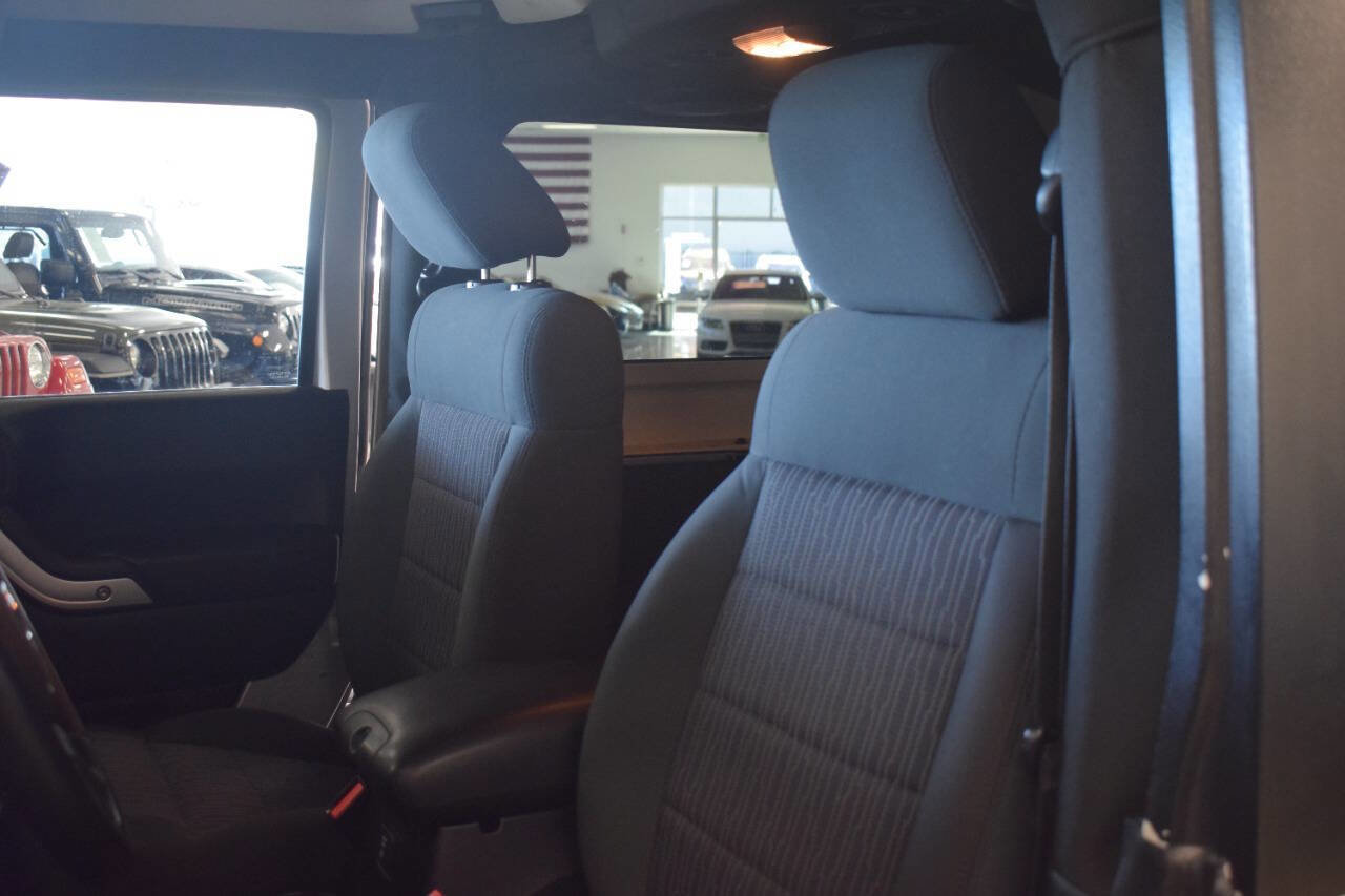 Used 2011 Jeep Wrangler Rubicon w/ Trailer Tow Group image 54