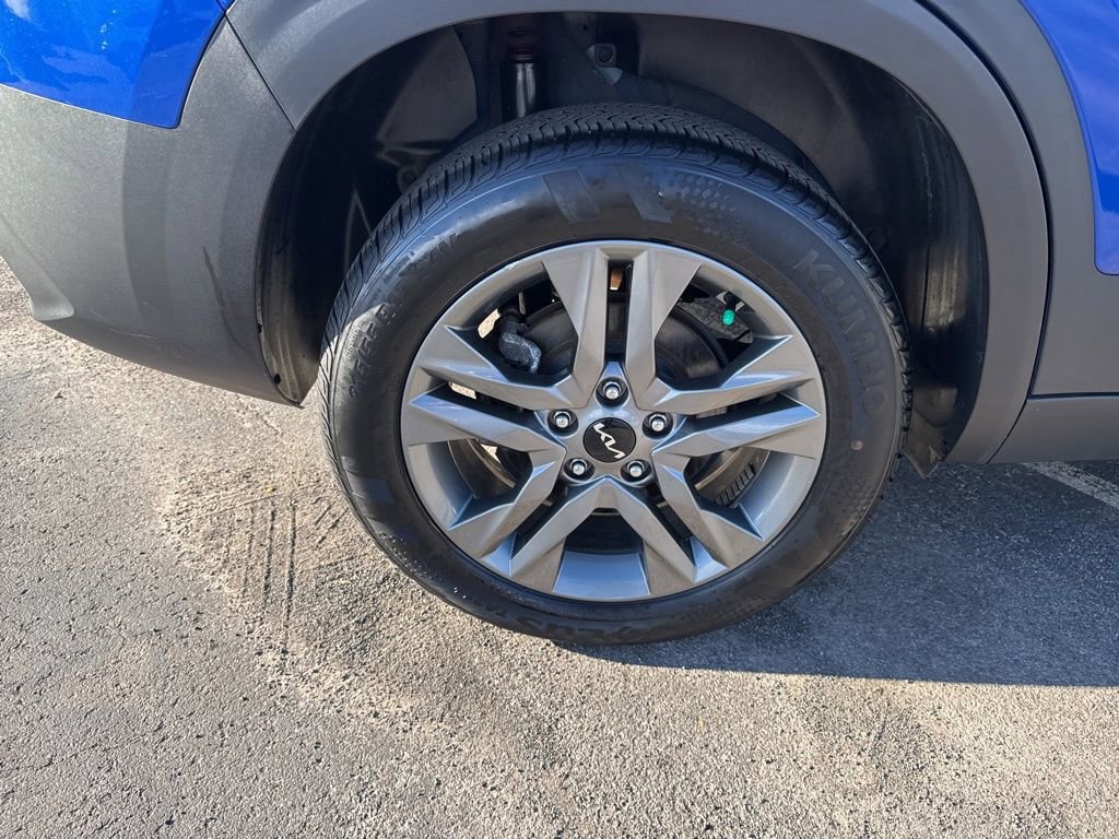 Certified 2023 Kia Seltos LX image 13