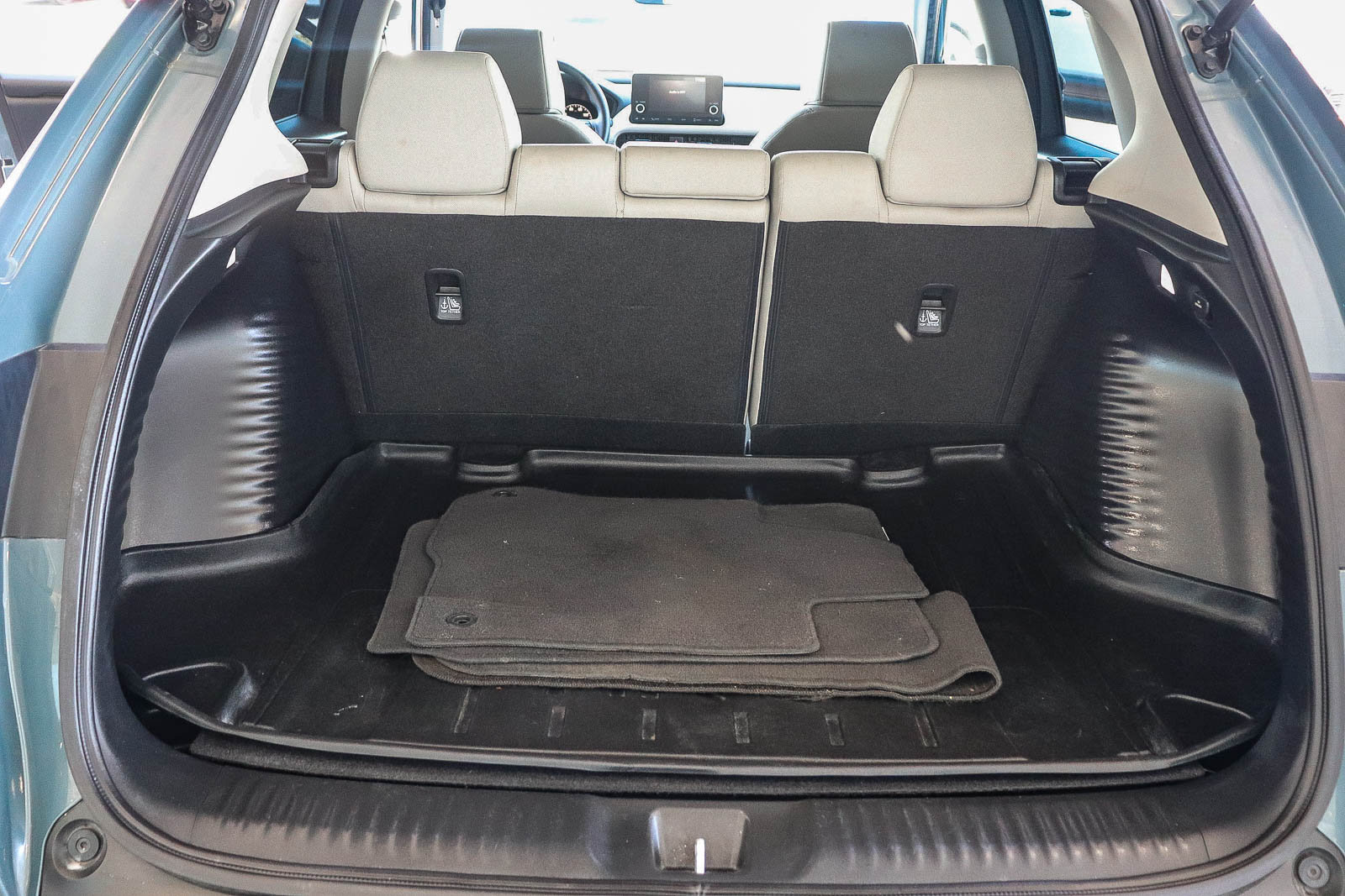 Certified 2024 Honda HR-V LX image 30