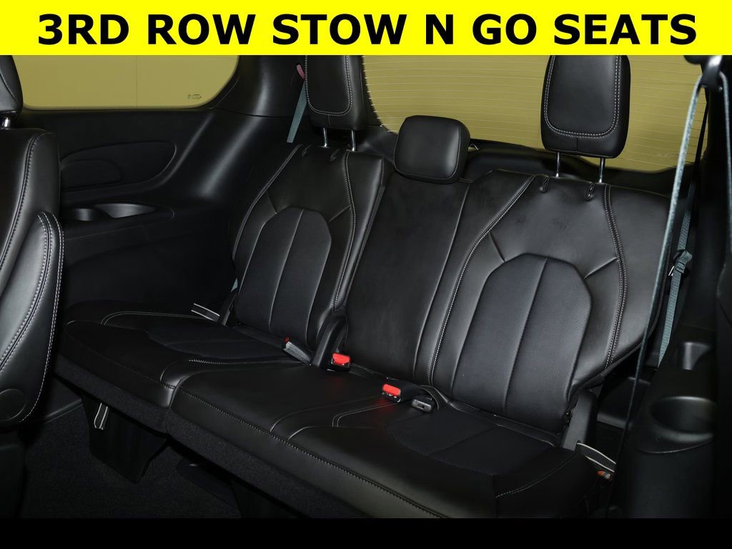 New 2026 Chrysler Pacifica Select image 6