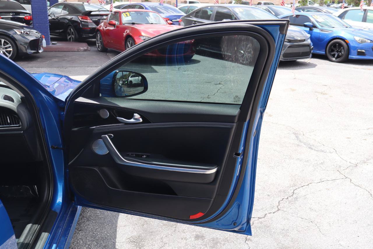 Used 2018 Kia Stinger Premium RWD image 10