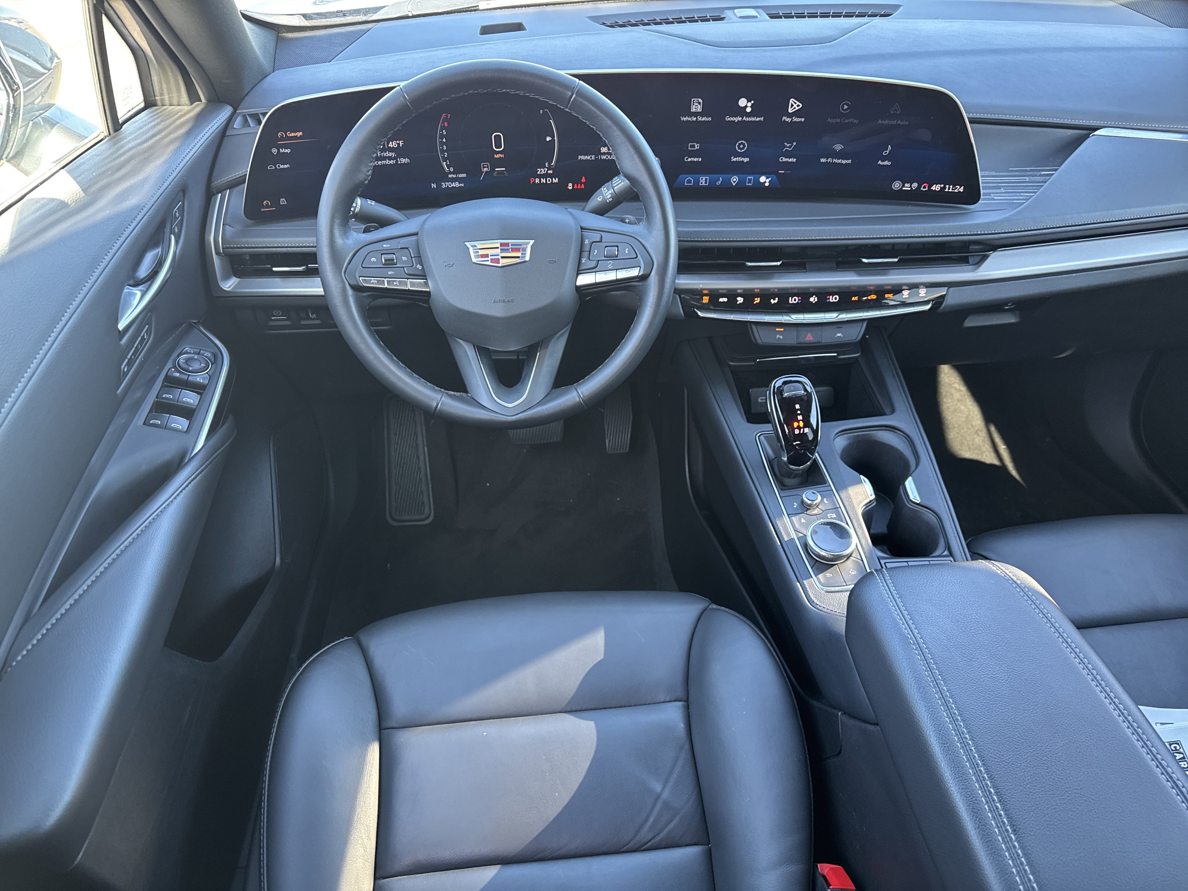 Used 2025 Cadillac XT4 Premium Luxury image 7