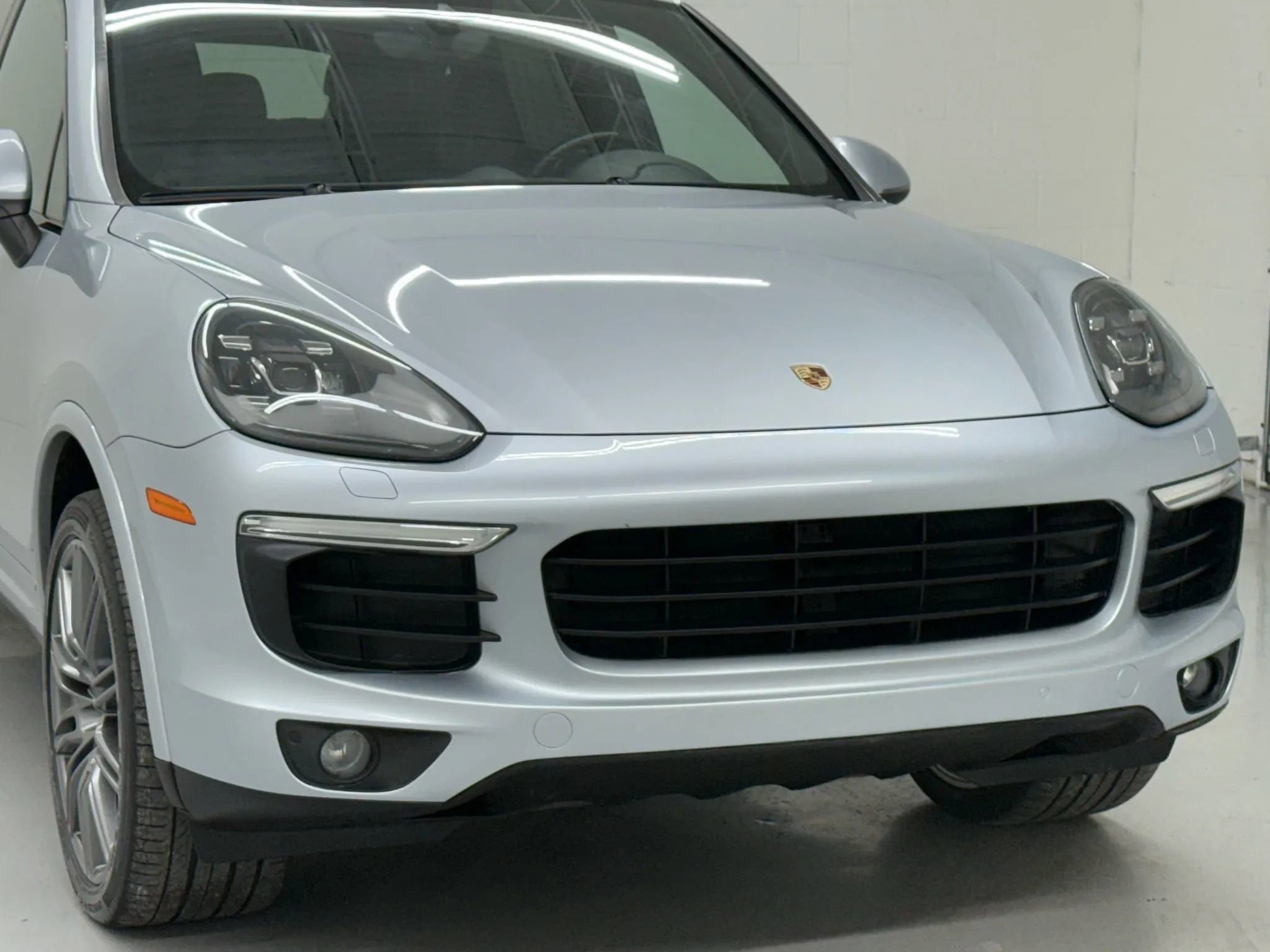 Used 2018 Porsche Cayenne Platinum Edition image 40