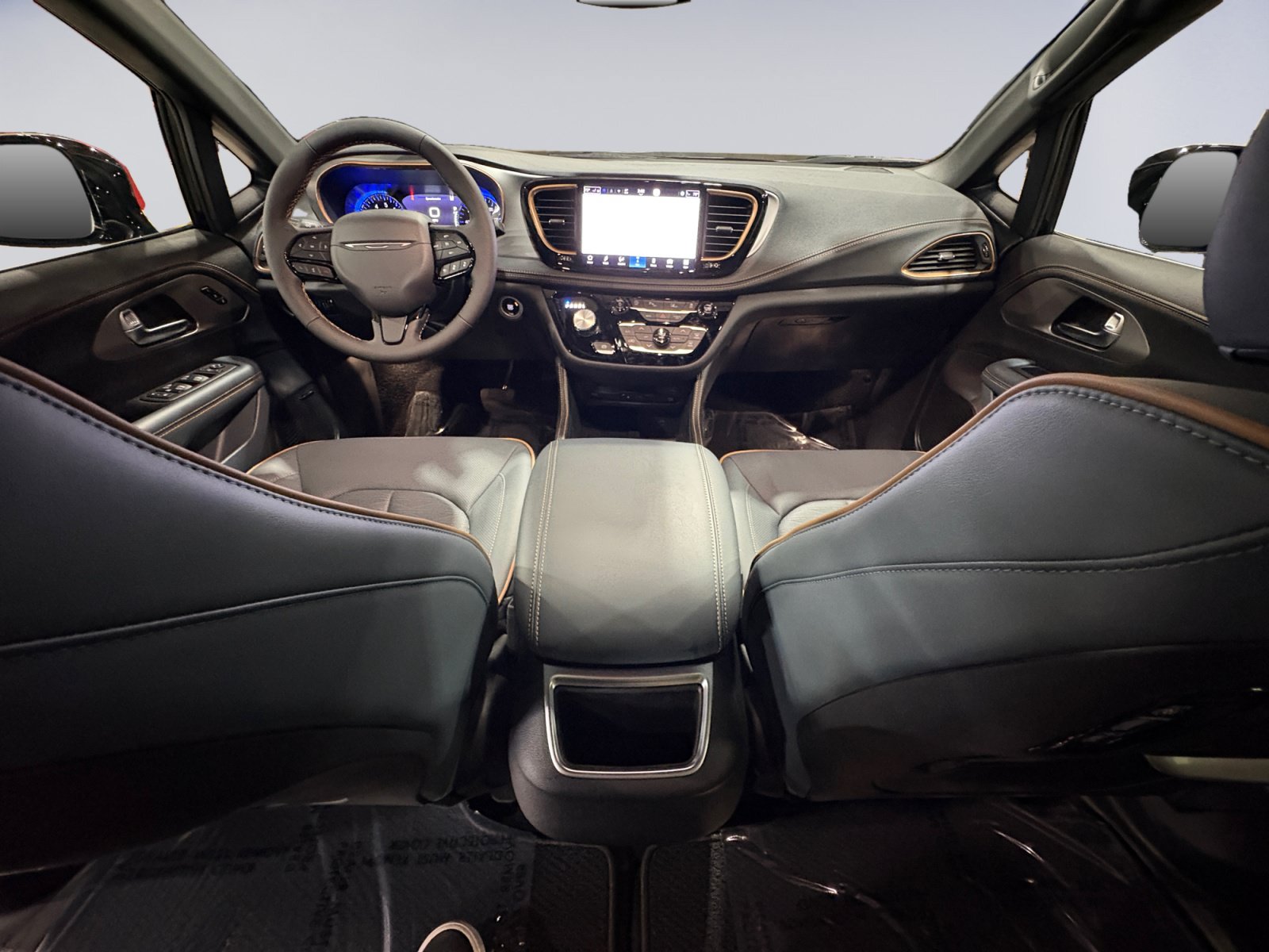 New 2027 Chrysler Pacifica Pinnacle w/ Theater Group AWD/4WD image 10