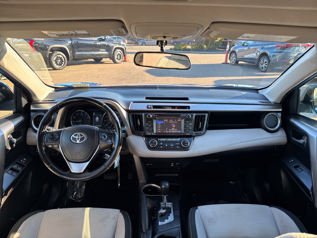 Used 2016 Toyota RAV4 XLE AWD/4WD image 12