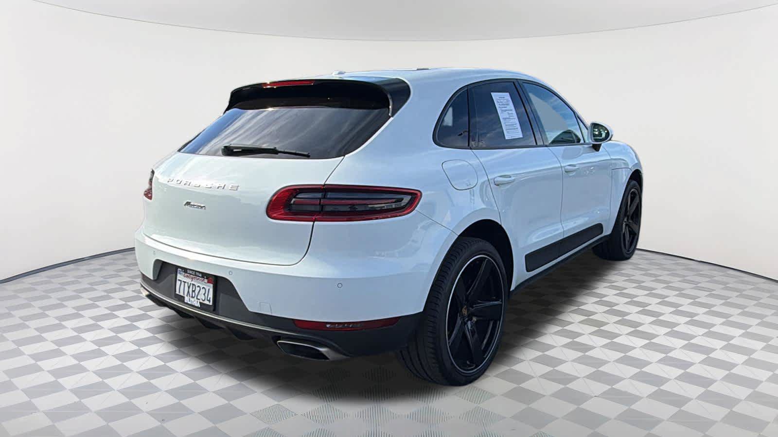 Used 2017 Porsche Macan AWD/4WD image 5