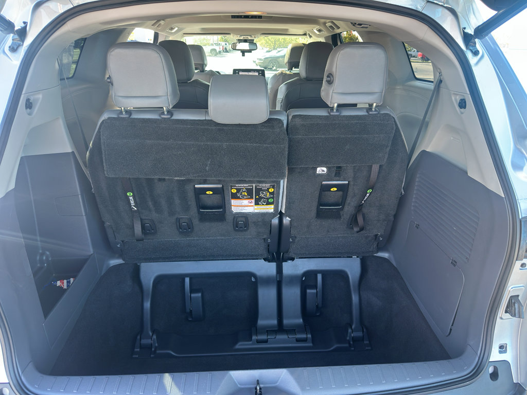 Used 2021 Toyota Sienna XLE FWD image 13