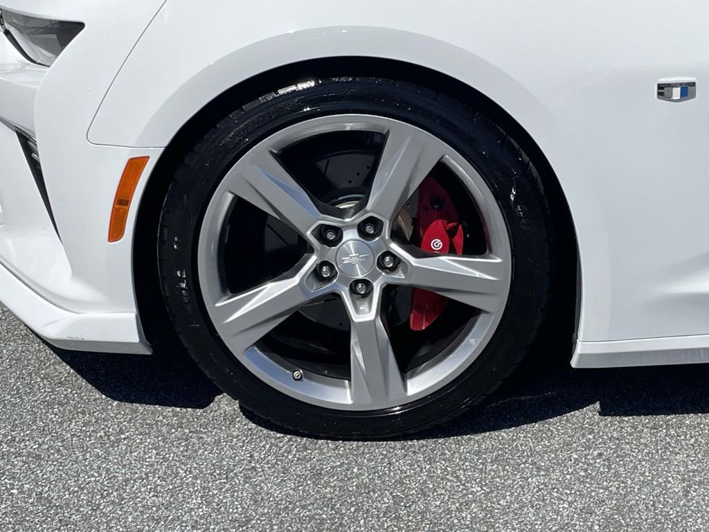 Used 2016 Chevrolet Camaro SS image 9