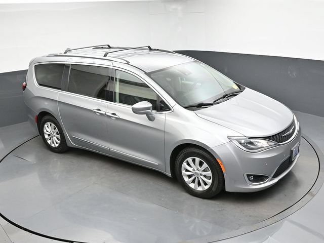 Used 2018 Chrysler Pacifica Touring-L w/ Advanced Safetytec Group FWD image 18