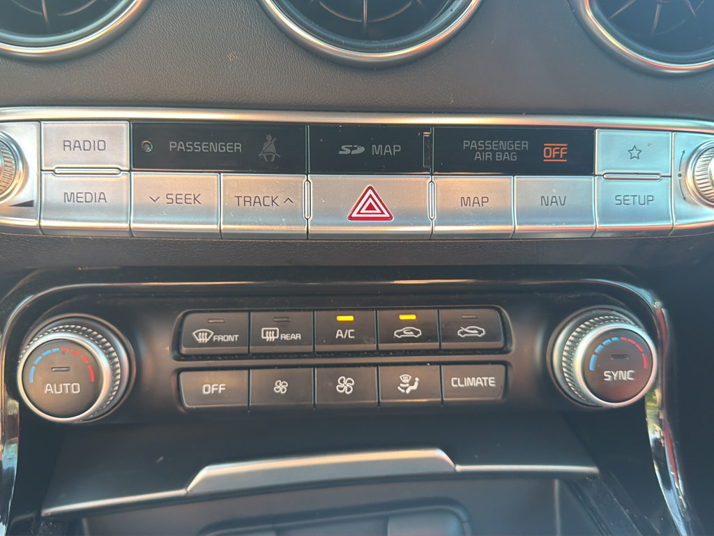 Used 2018 Kia Stinger GT2 AWD/4WD image 26