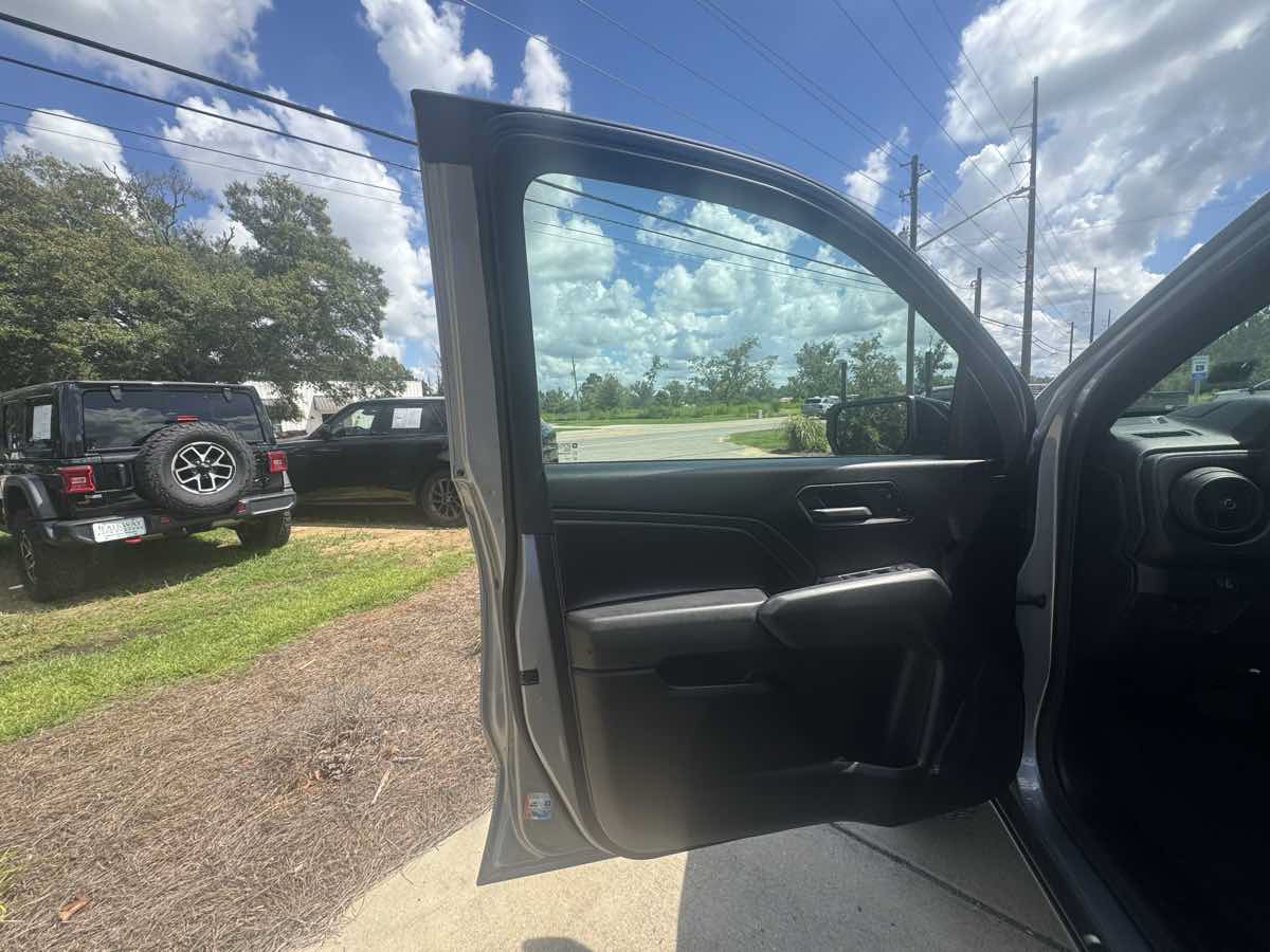 Used 2026 Chevrolet Colorado Trail Boss AWD/4WD image 24