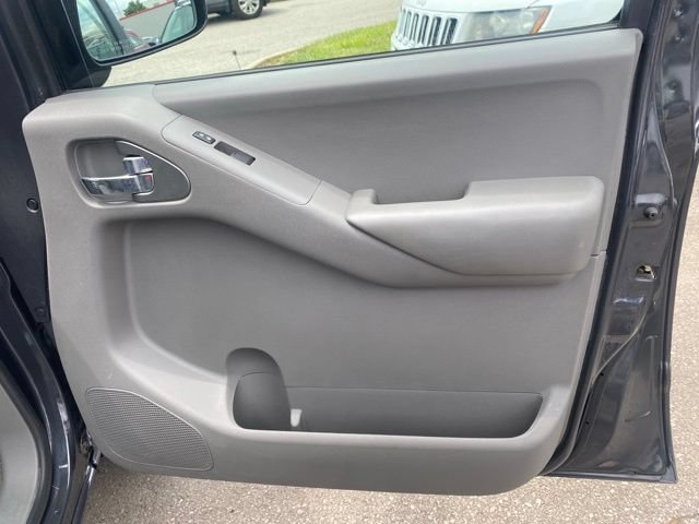Used 2012 Nissan Frontier SV AWD/4WD image 27