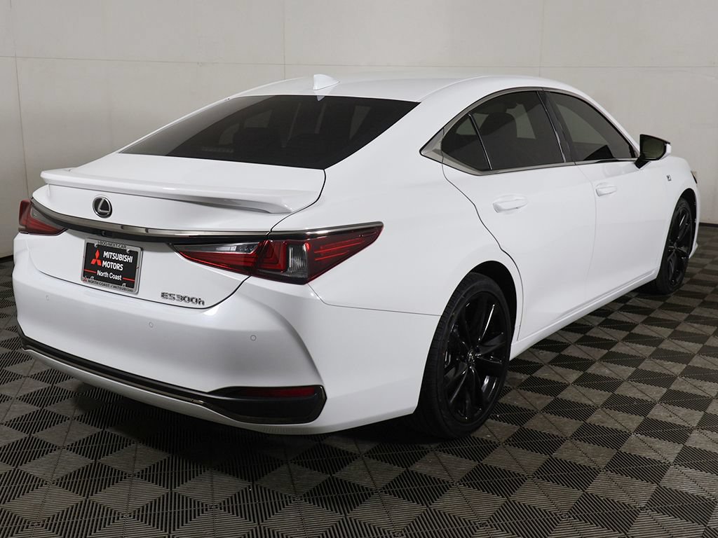 Used 2023 Lexus ES 300h F Sport FWD image 11