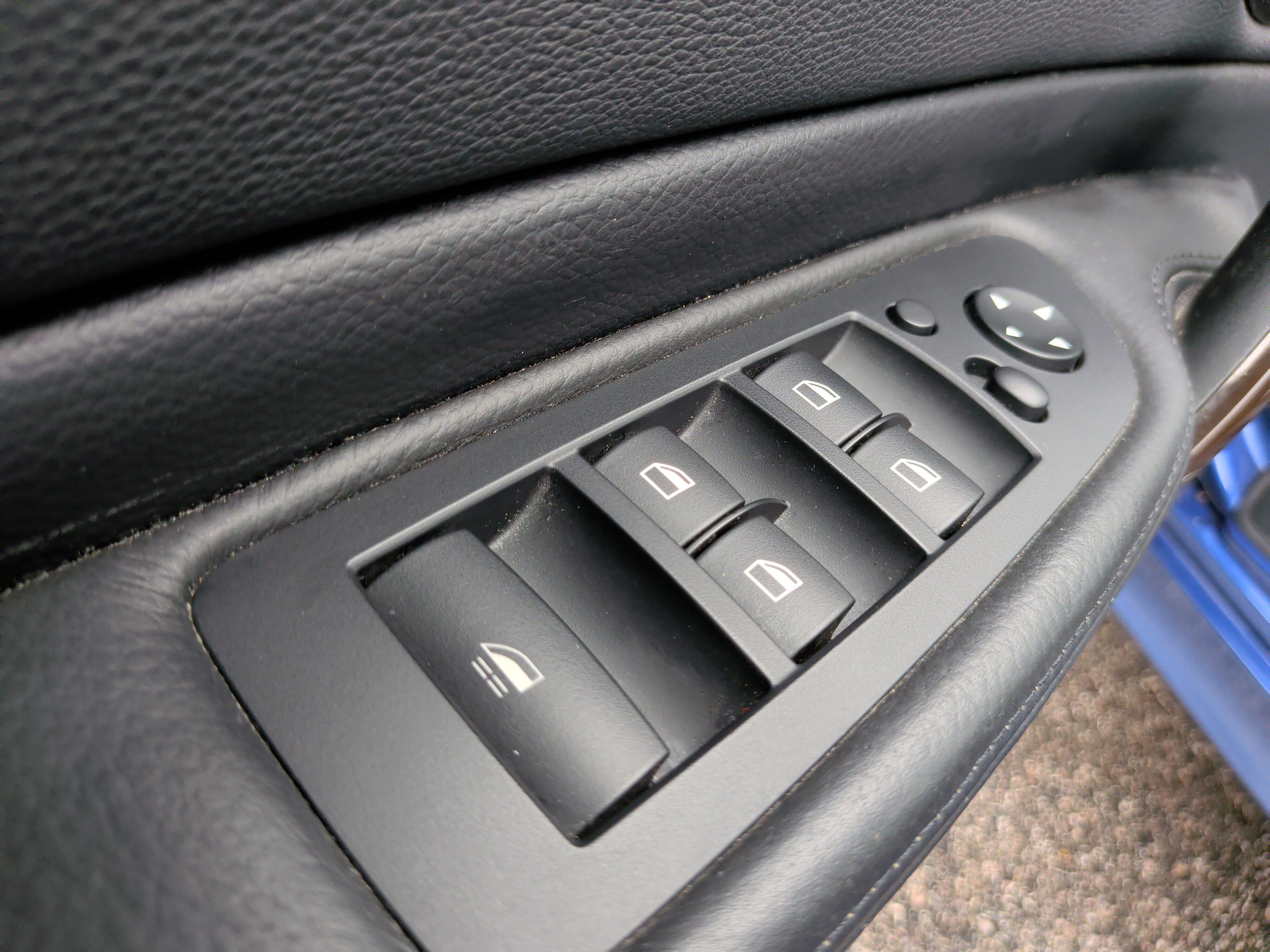 Used 2011 BMW 128i Convertible RWD image 28