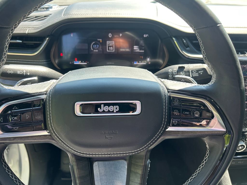 Used 2024 Jeep Grand Cherokee Overland w/ Adv Protech Group III AWD/4WD image 17