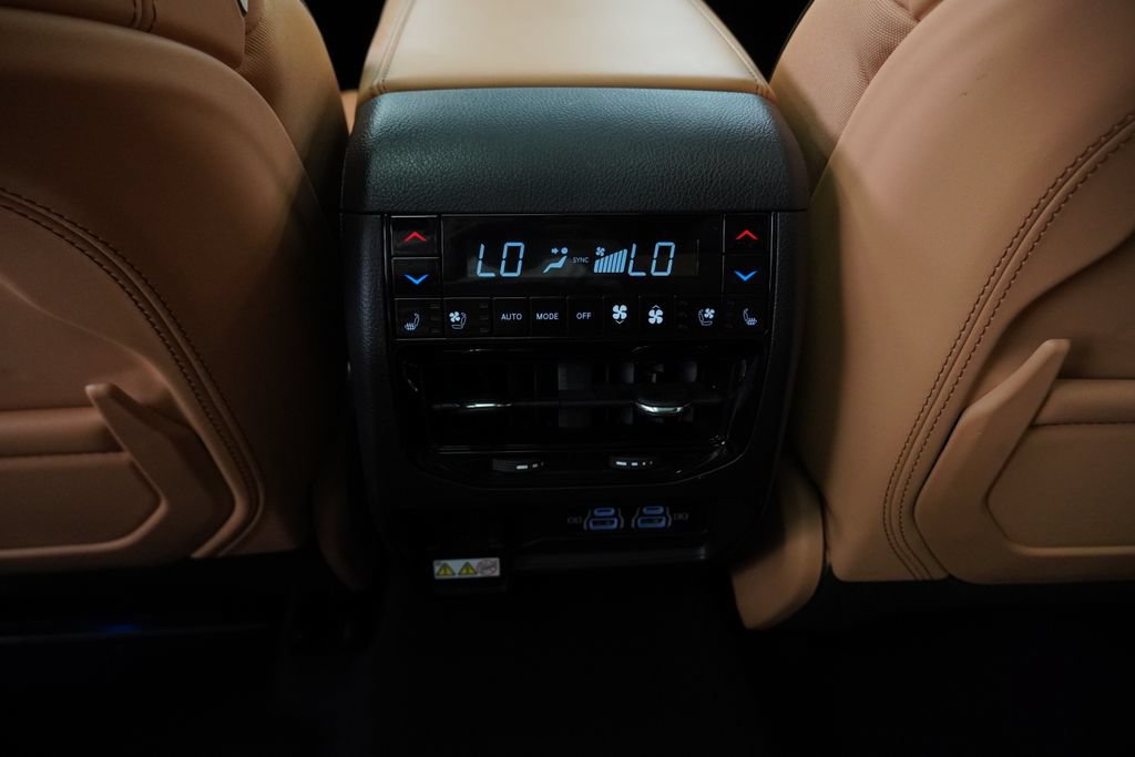 Certified 2025 Jeep Grand Cherokee Summit AWD/4WD image 30