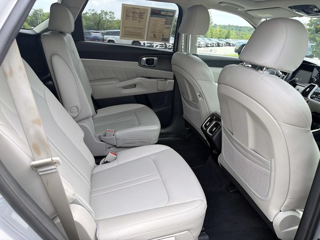 Used 2023 Kia Sorento SX AWD/4WD image 27