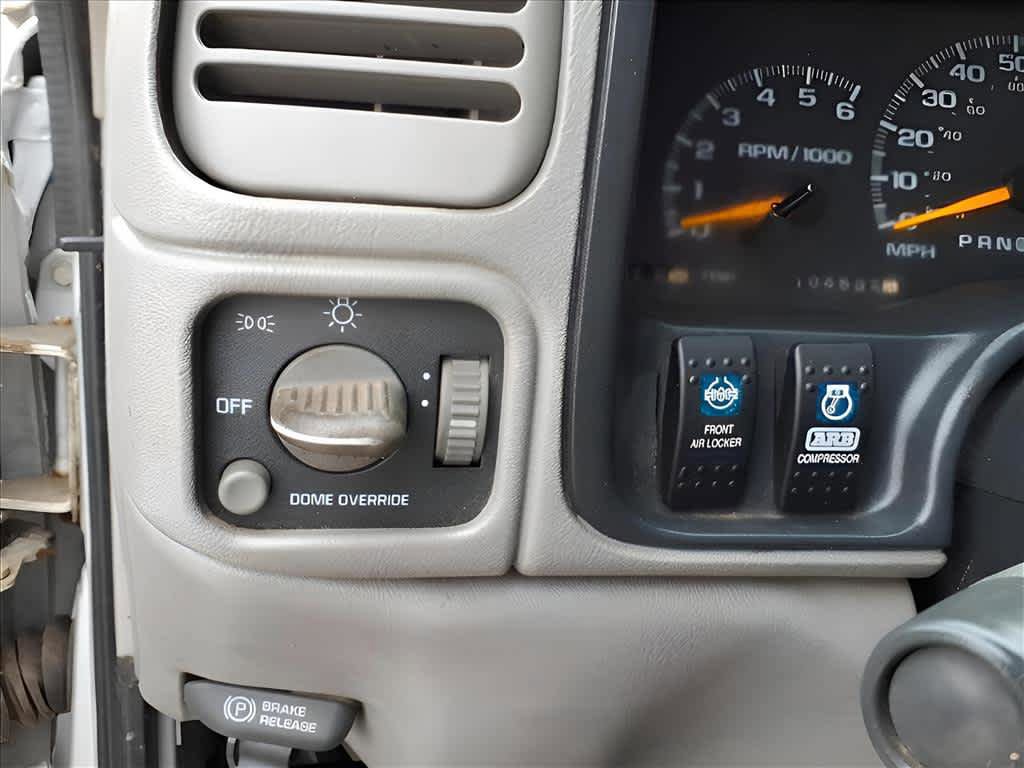 Used 1997 Chevrolet Silverado 1500 4x4 Extended Cab w/ Preferred Equipment Group 2 image 9