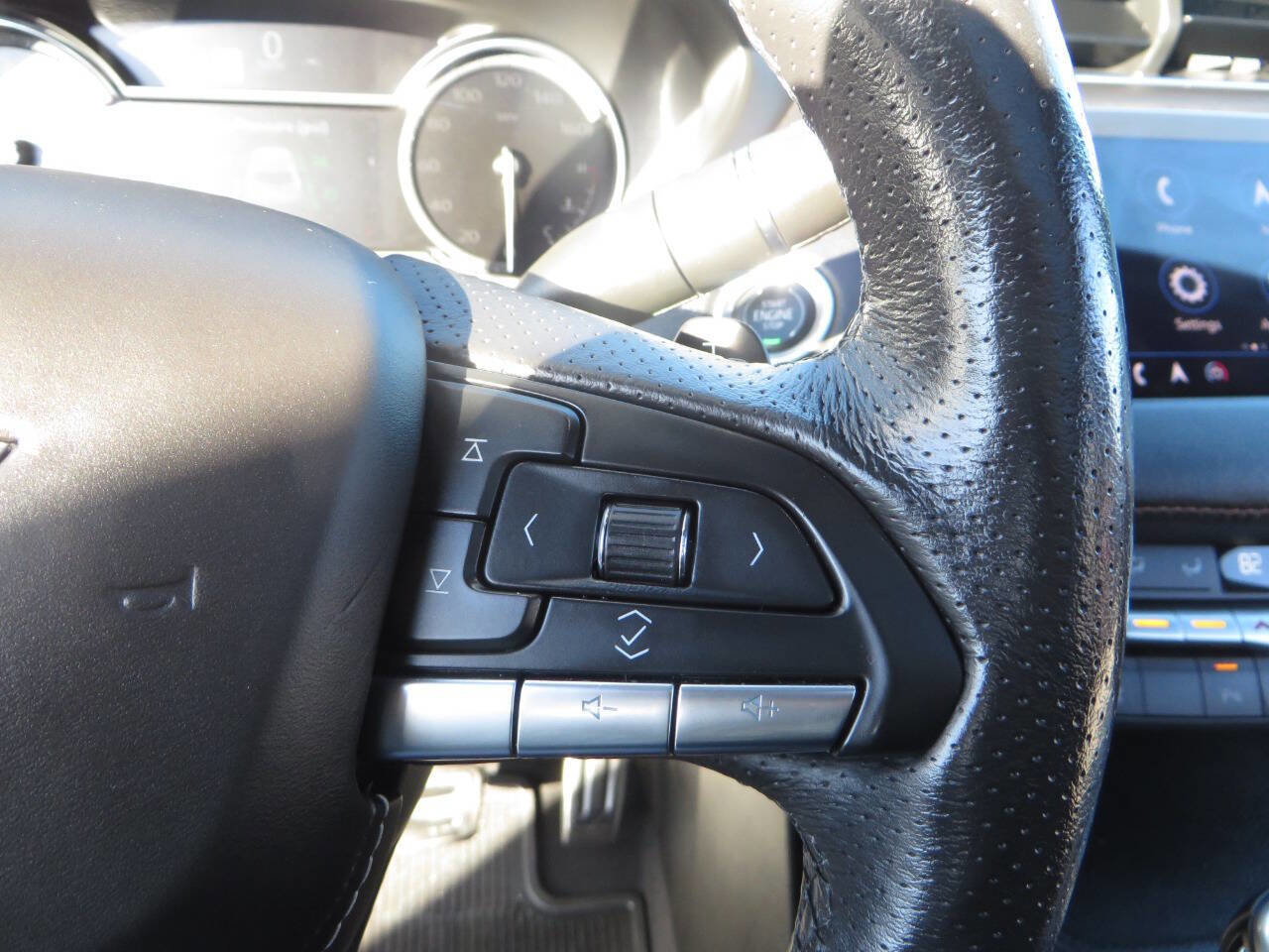 Used 2021 Cadillac XT4 Sport image 25