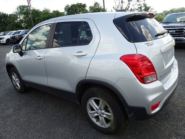 Used 2020 Chevrolet Trax LS w/ Tint and Cruise Package AWD/4WD image 4