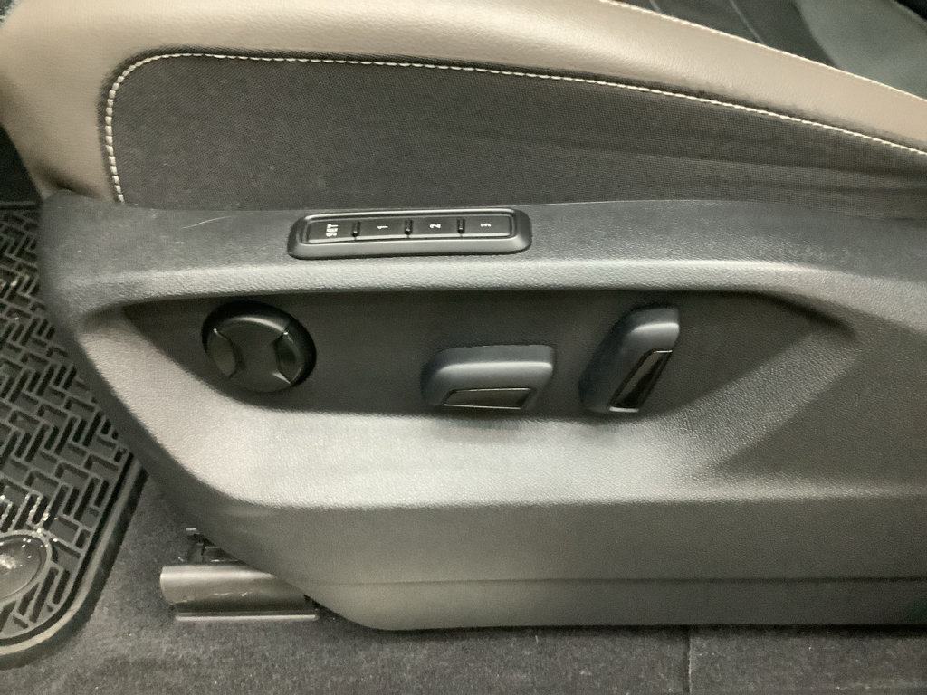 Used 2022 Volkswagen Atlas SEL AWD/4WD image 13