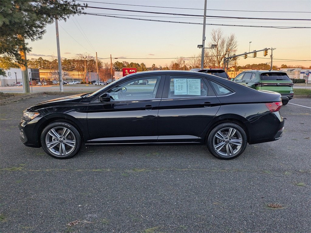 Used 2024 Volkswagen Jetta SE FWD image 7