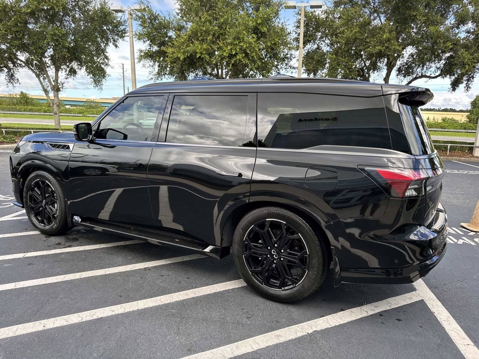 New 2026 INFINITI QX80 4WD w/ Sport Exterior Package image 4