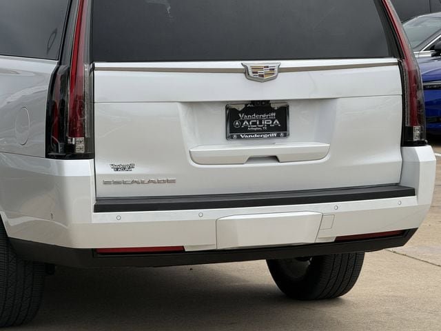 Used 2019 Cadillac Escalade ESV Platinum RWD image 6