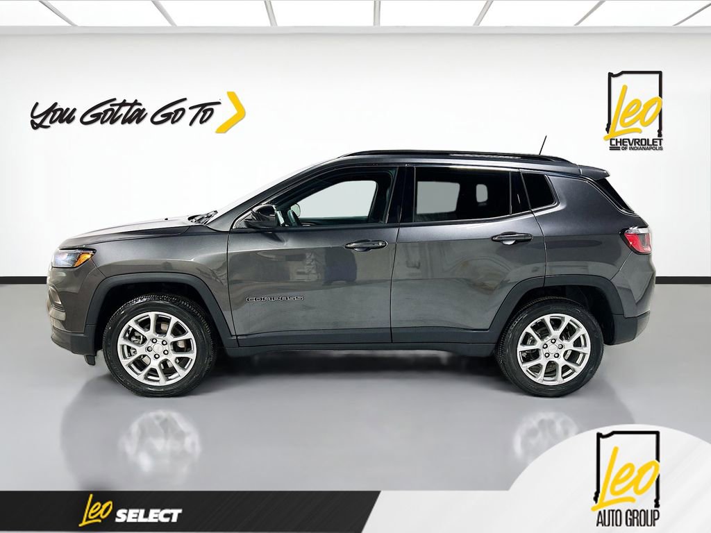 Used 2023 Jeep Compass Latitude image 8