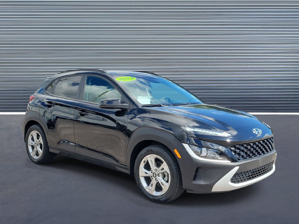 Used 2022 Hyundai Kona SEL FWD image 2
