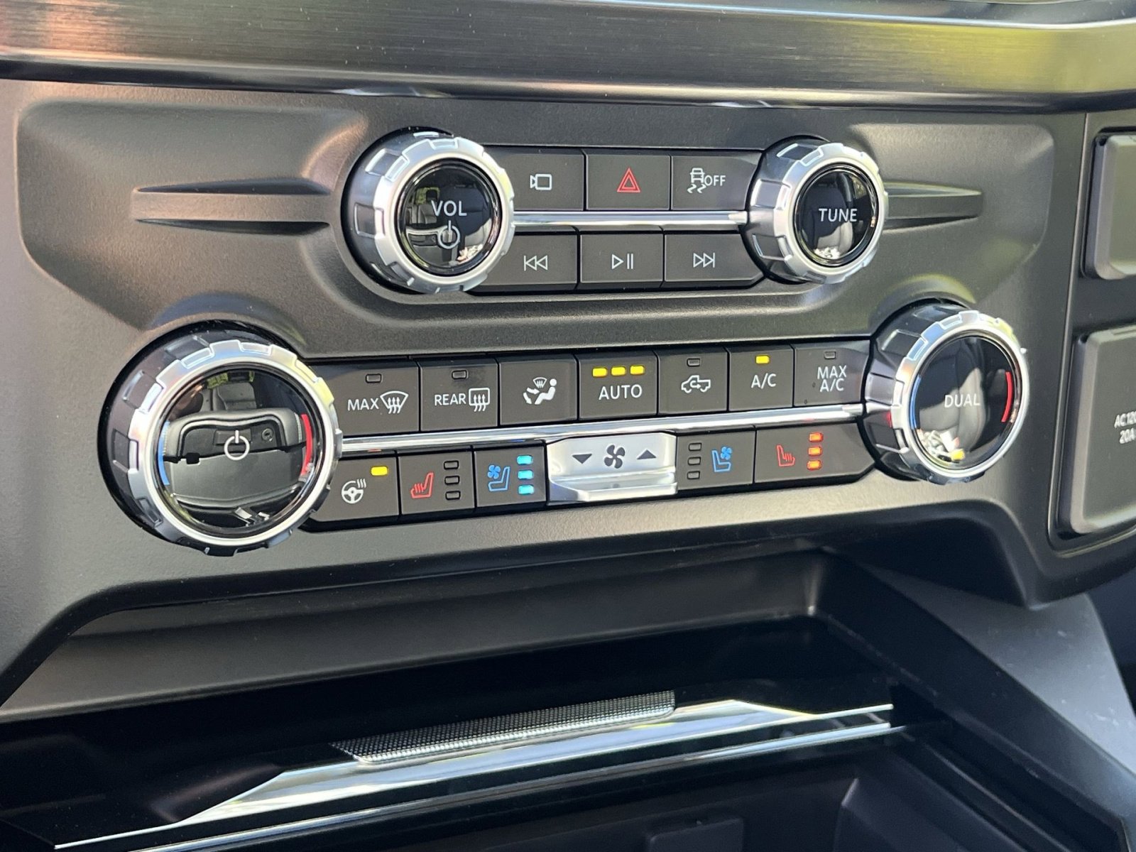 New 2026 Ford F350 Lariat AWD/4WD image 21