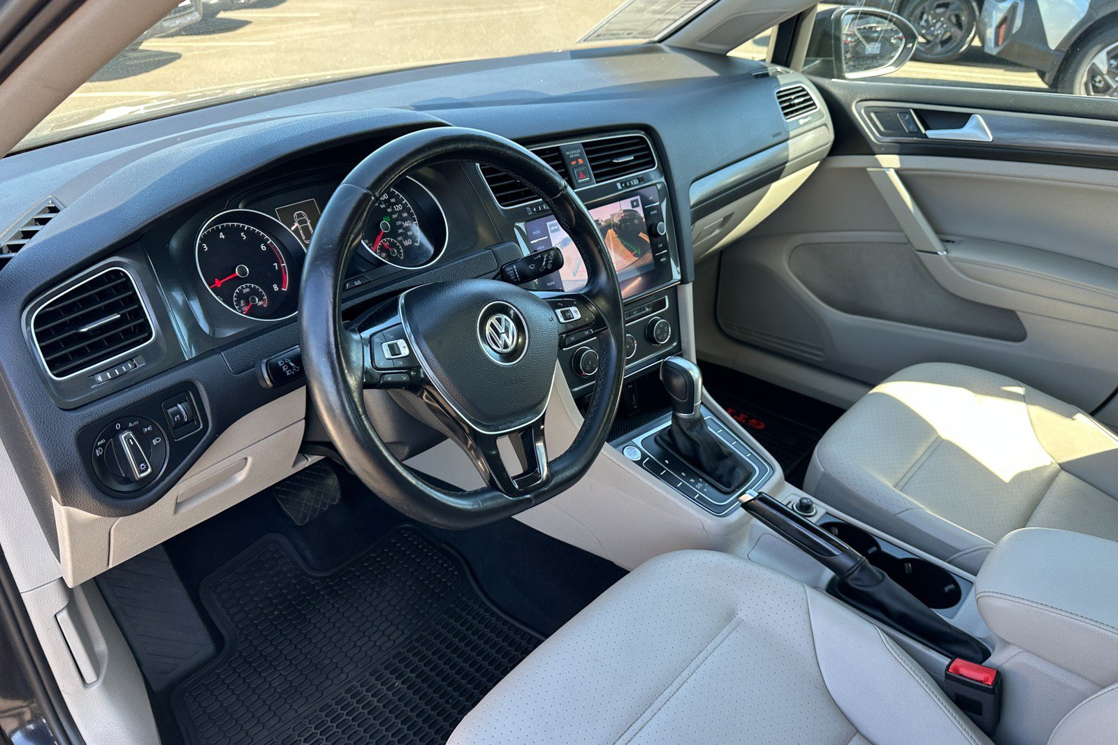 Used 2018 Volkswagen Golf SE FWD image 10