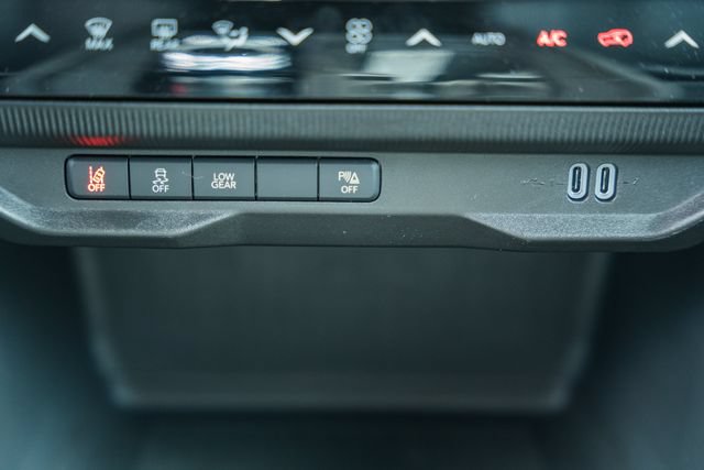 New 2026 Jeep Cherokee Overland AWD/4WD image 32