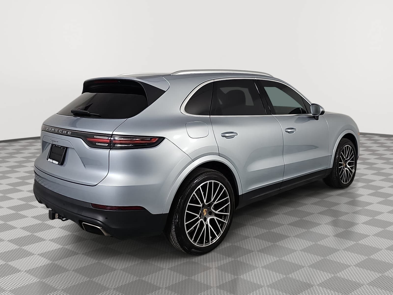 Used 2023 Porsche Cayenne Platinum Edition AWD/4WD image 8