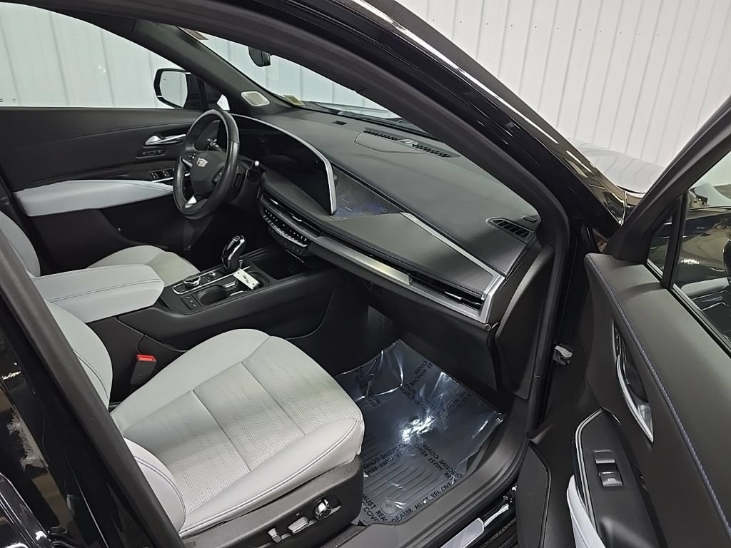 Used 2024 Cadillac XT4 Sport AWD/4WD image 16