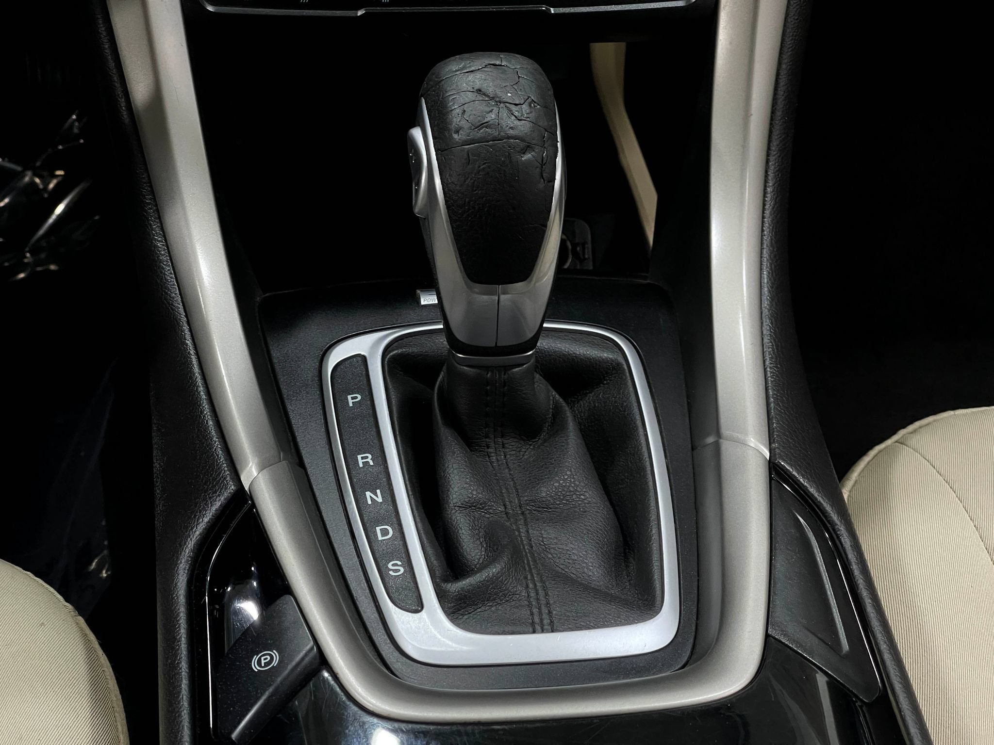 Used 2013 Ford Fusion SE FWD image 26