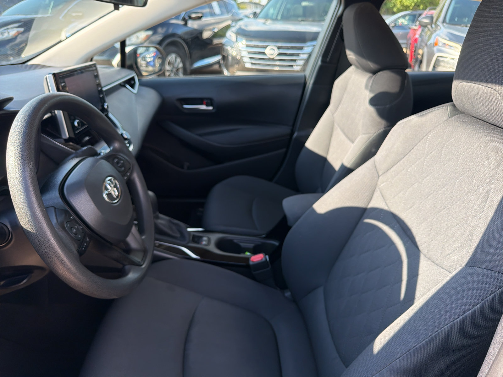 Used 2020 Toyota Corolla LE FWD image 11